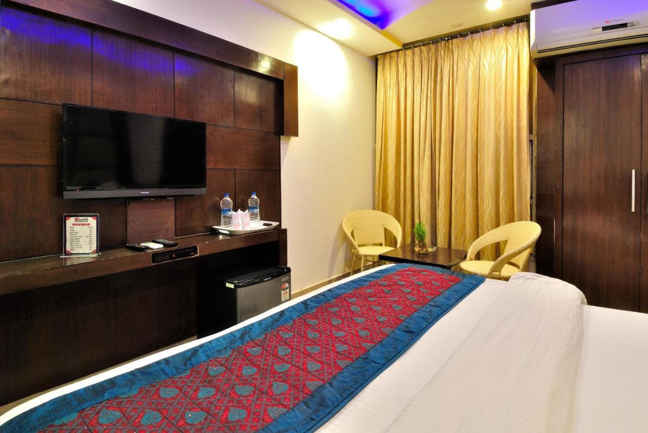 Hotel Shelton Yeni Delhi Dış mekan fotoğraf